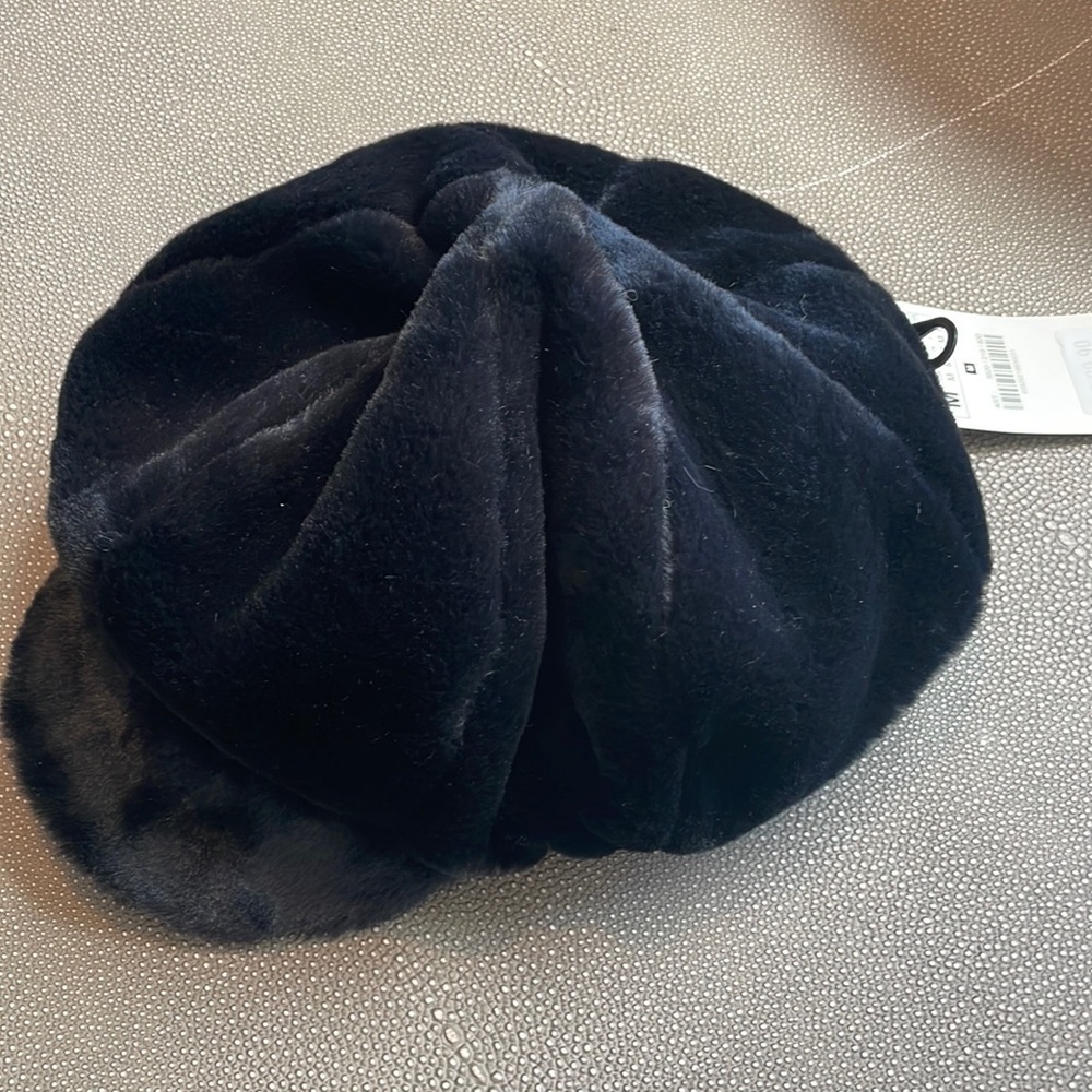 BNWT ZARA newsboy faux fur black hat